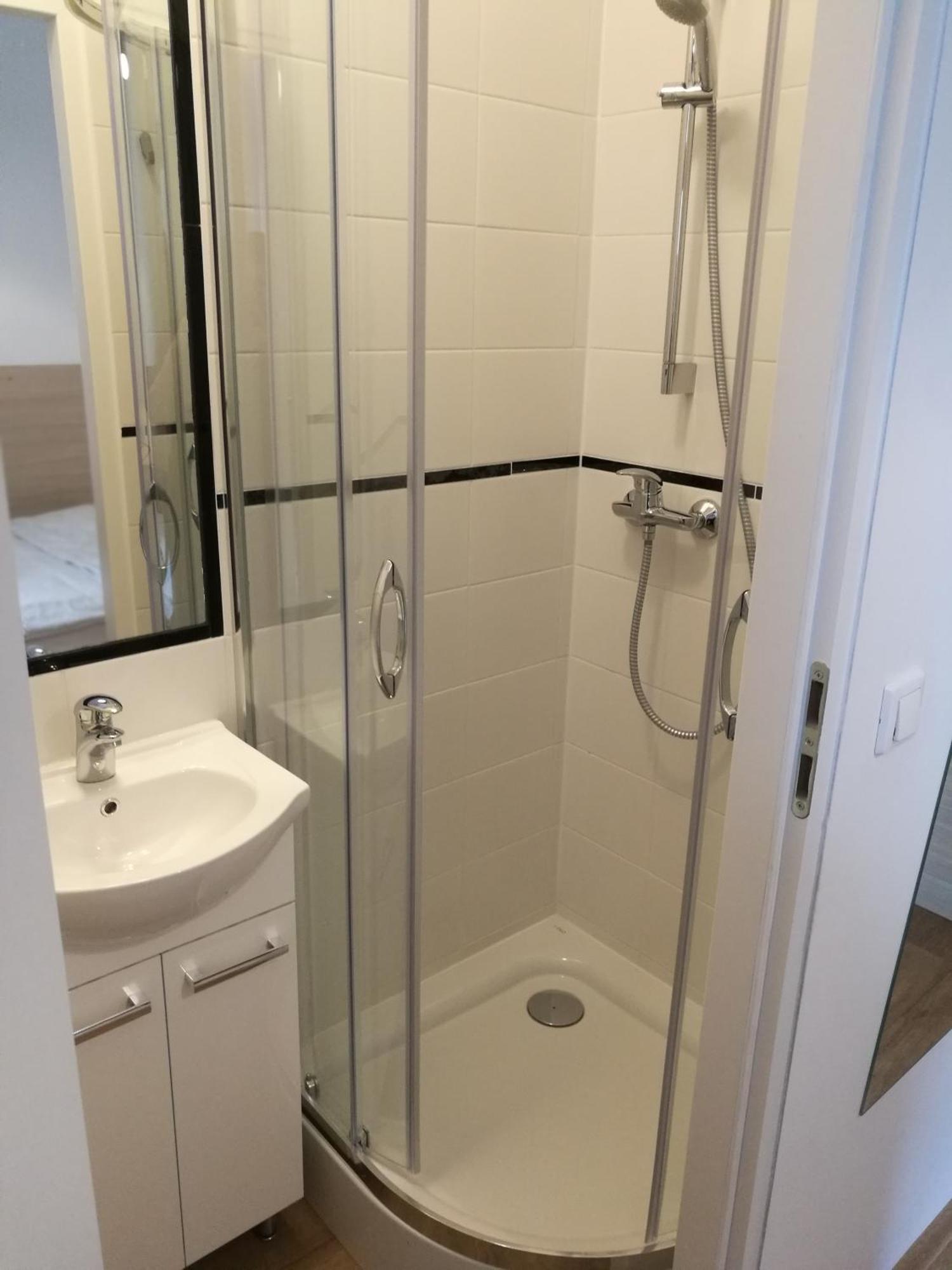 Mickiewicza Hostel Катовице Экстерьер фото