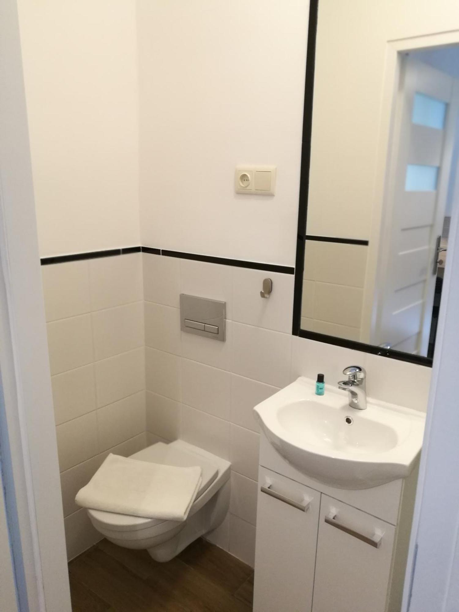 Mickiewicza Hostel Катовице Экстерьер фото