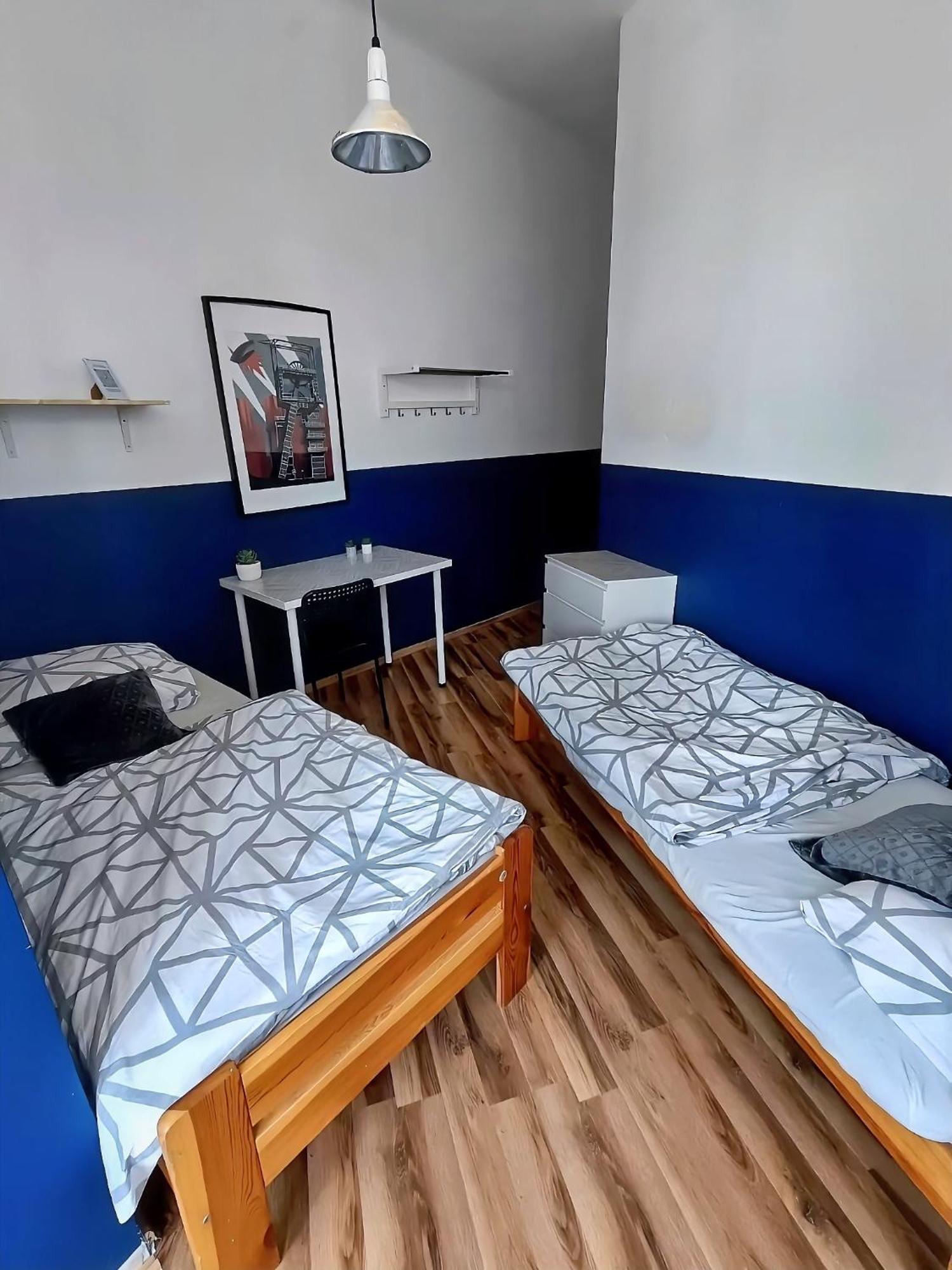 Mickiewicza Hostel Катовице Экстерьер фото